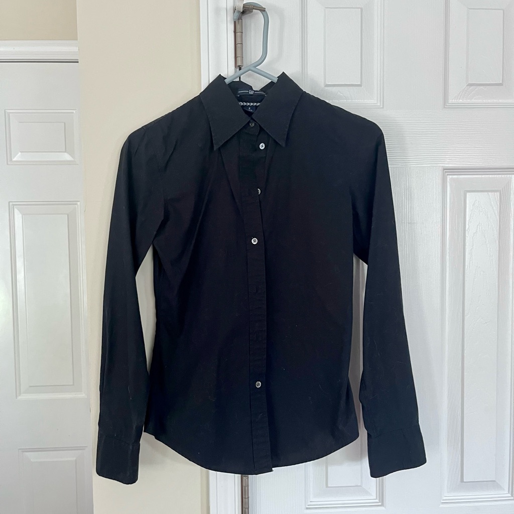 Gap Women’s Black Button Down